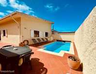 Moradia T3 com Piscina, a 500 metros da Praia