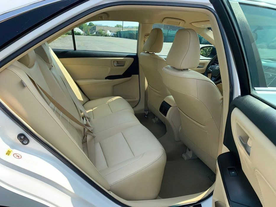 Toyota Camry      2016