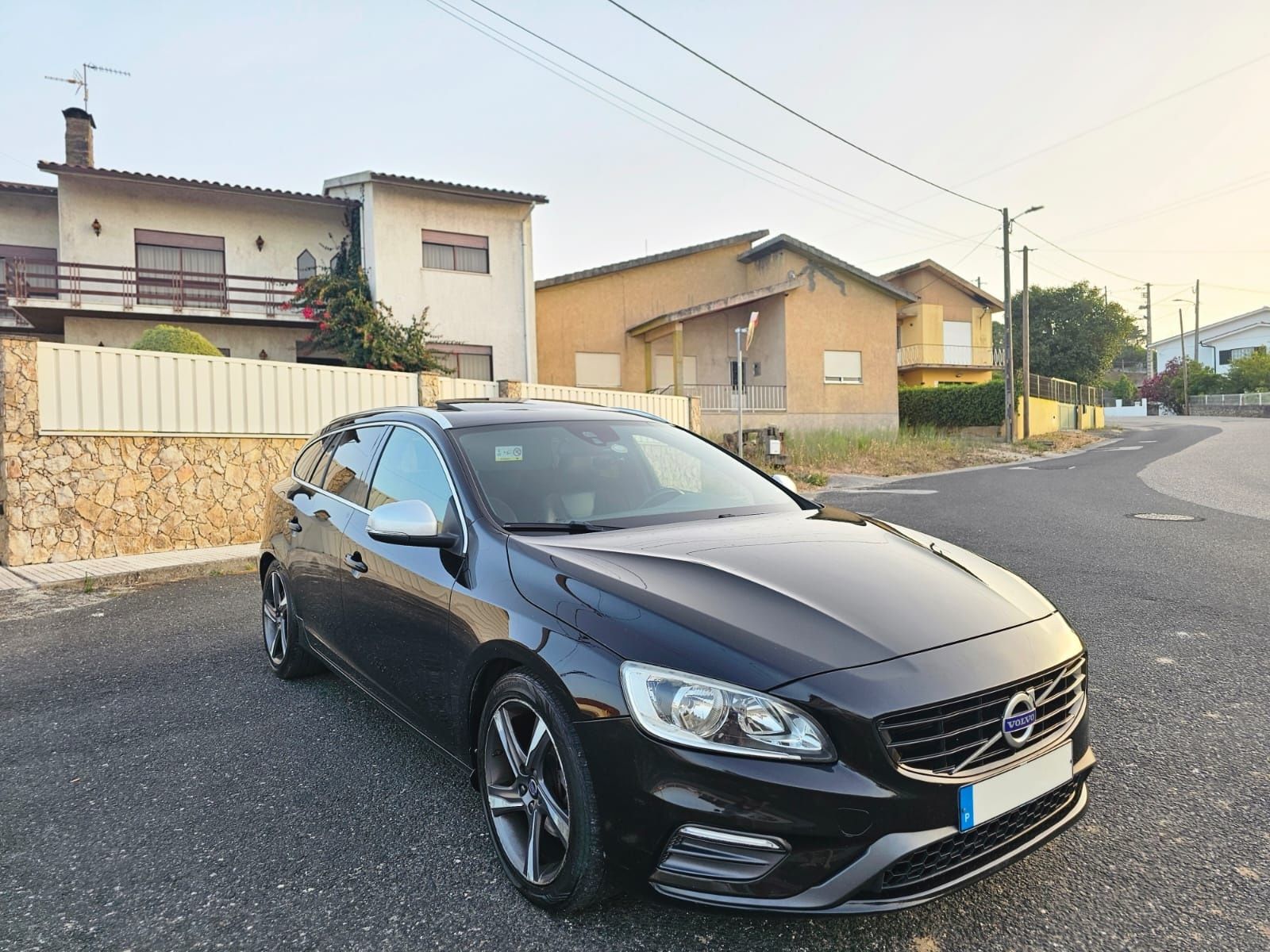 Volvo V60 2.0 R-Design 120 cv Com Garantia