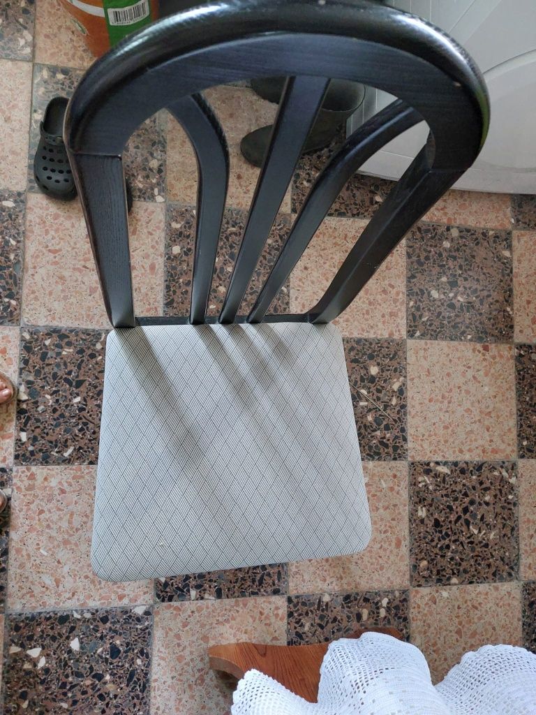 Mesa de jantar/sala com 4 cadeiras