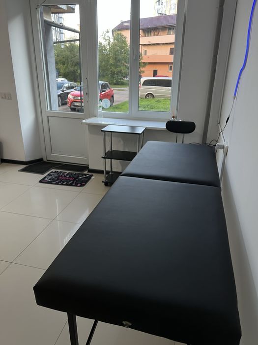 Продаж кушетки набором