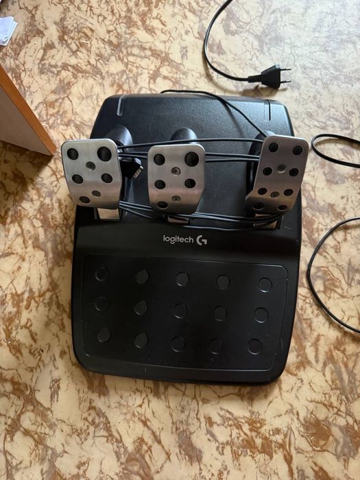 Руль Logitech G29 Driving Force + педалі (PlayStation/PC)
