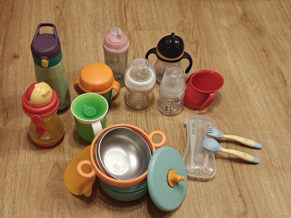 Zestaw bidonów i butelek do karmienia