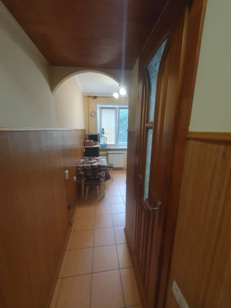 Здається хороша двухкімнатеа квартира район Шевченка