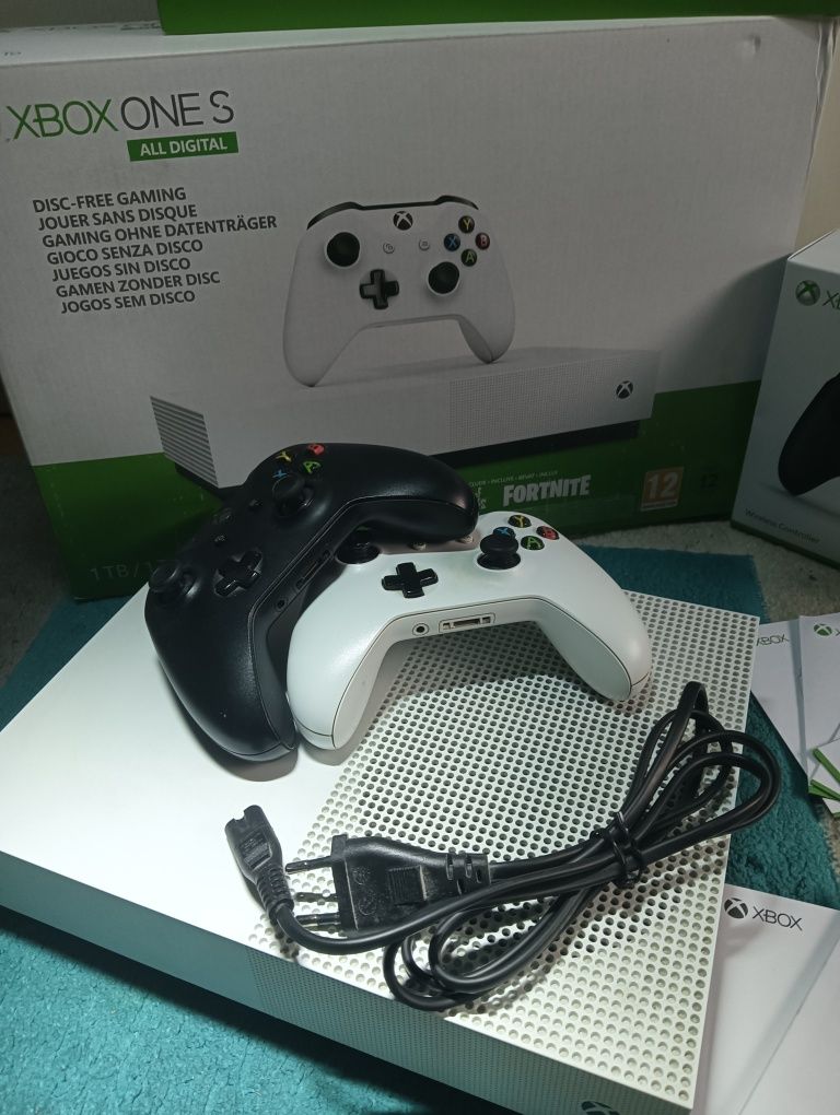 Xbox Microsoft One S 1TB All-Digital Edition. 

[TYLK