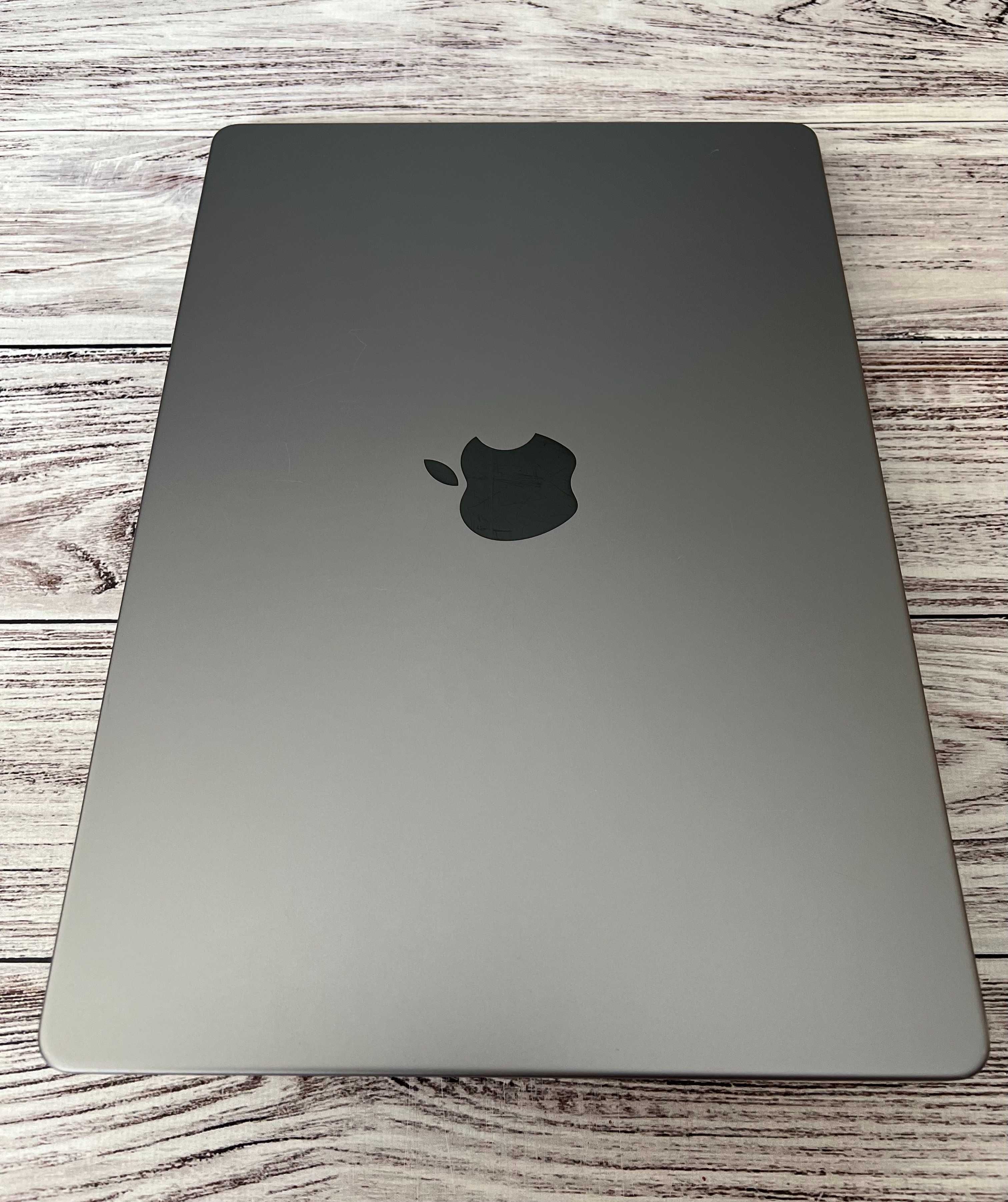 Macbook Pro 14" 2021 M1 Pro / 16Gb DDR5 / SSD 512Gb