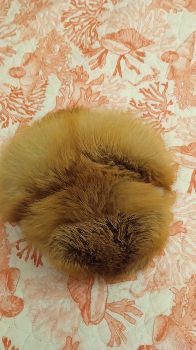 Шапка из лисы, пышная , красивый цвет