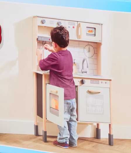 Drewniana kuchnia Mini Matters dla dzieci z dźwiękiem i światłem ŚWIĘT