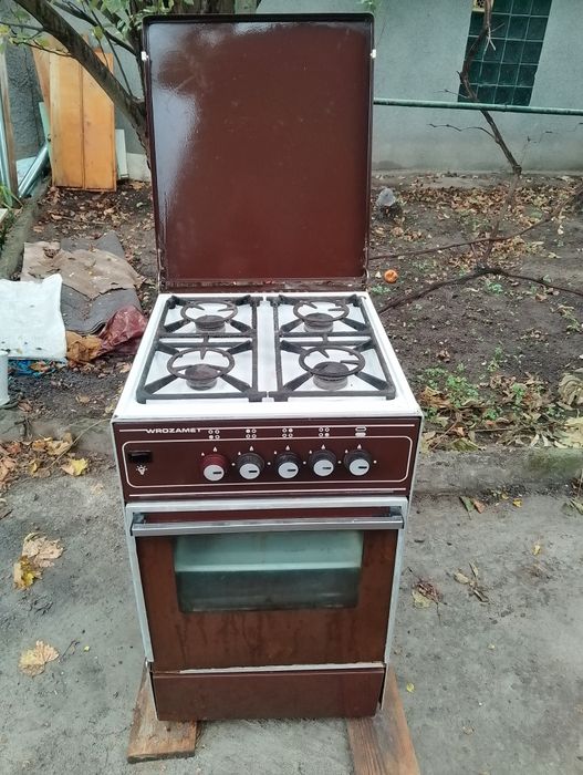 Продам газовую плиту