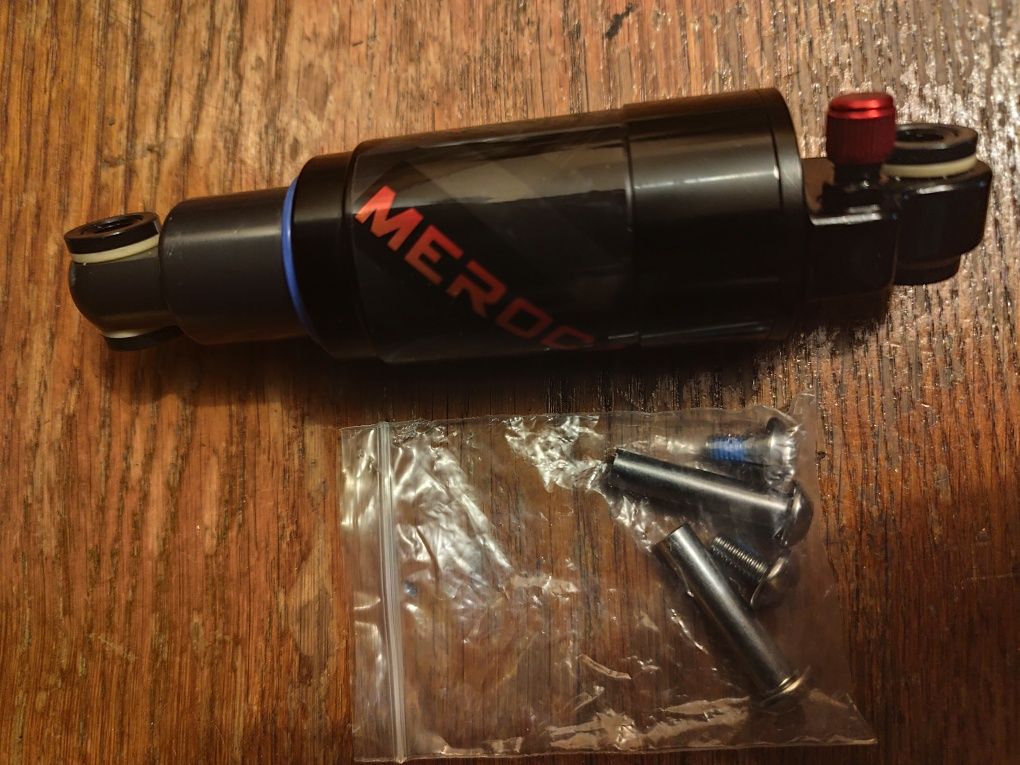 Повитряный армотызатор MEROCO для горного велосипеда.