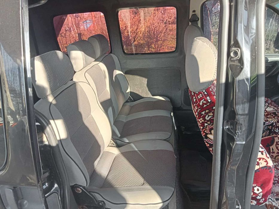 Авто Пежо Рартнер