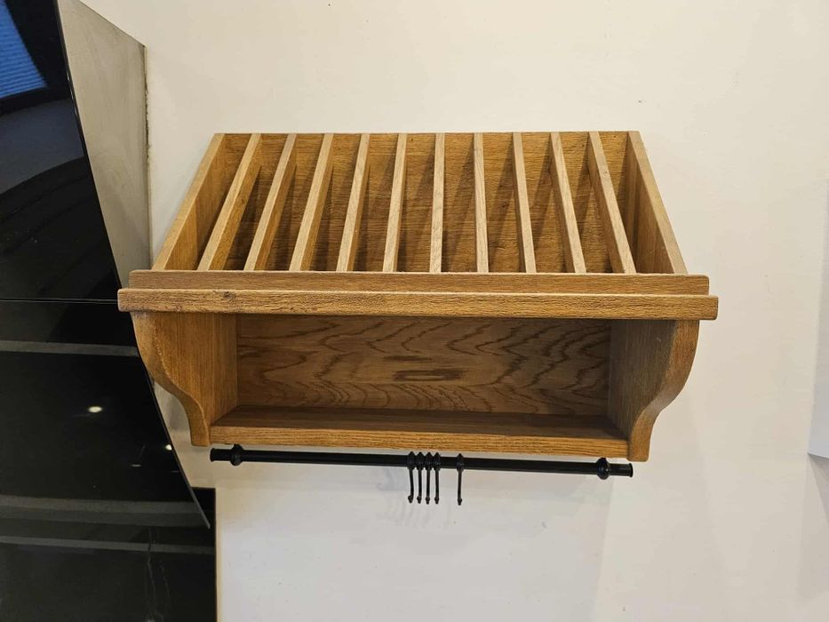 Polki w stylu rustykalnym na talerze i kubki