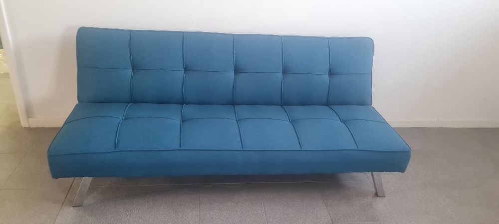 Sofá cama em óptimo estado com entrada USB