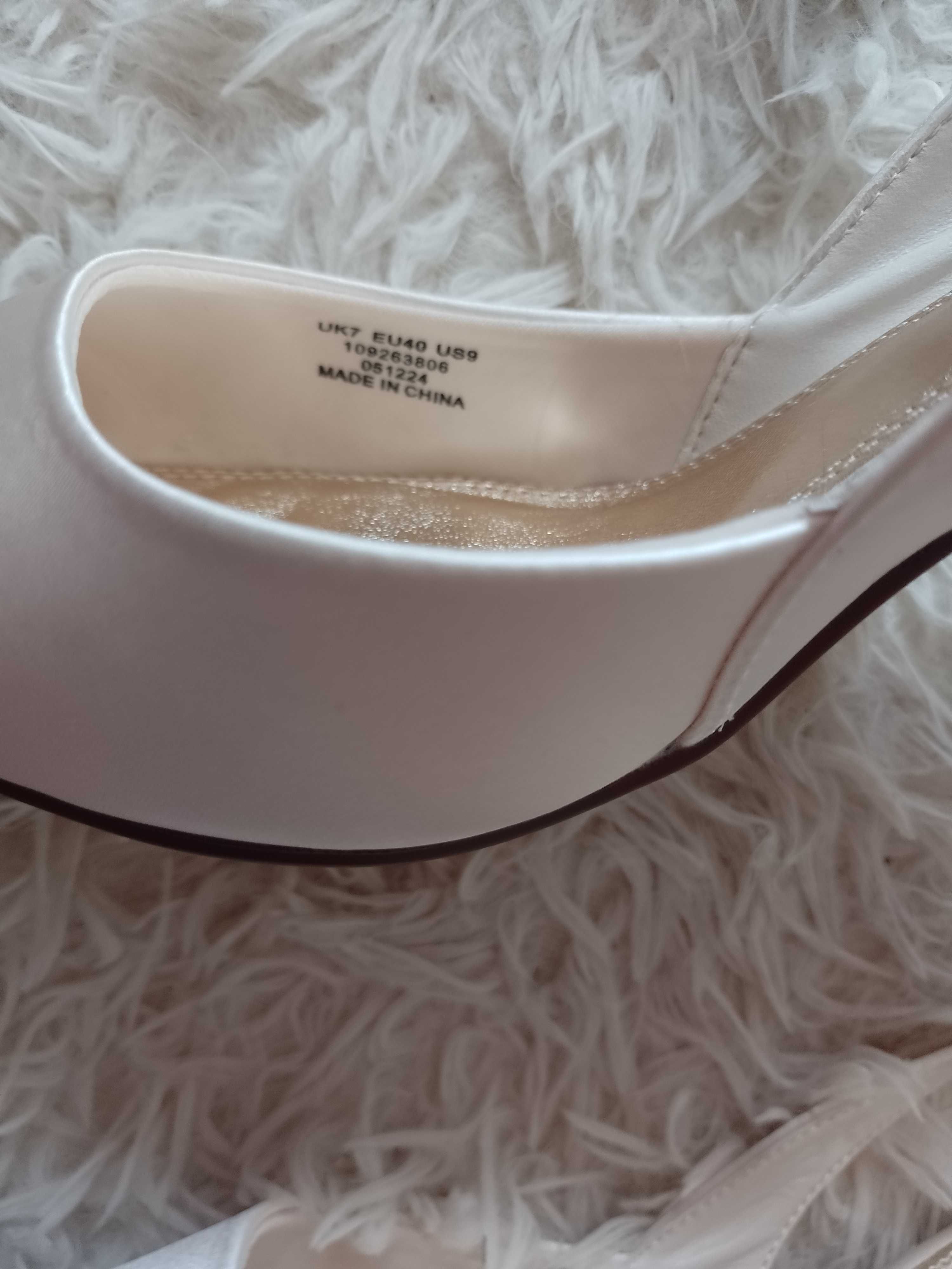 (40) ASOS/ Kremowe czółenka ślubne z odkrytą piętą z Londynu, NOWE