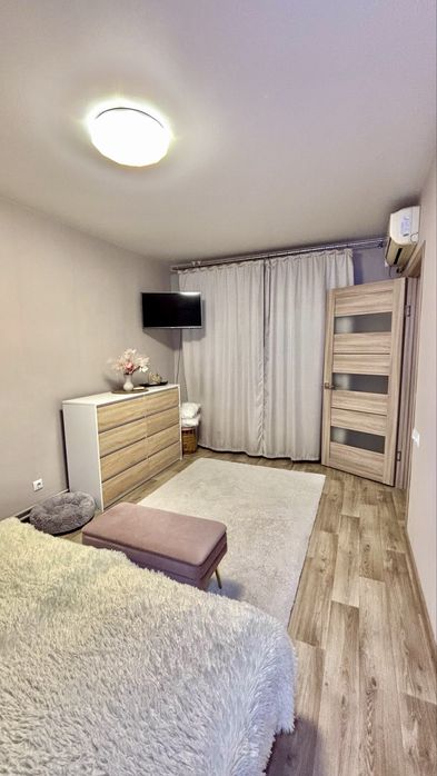Продаж 2 кім. 10 мкрн. Лівий берег