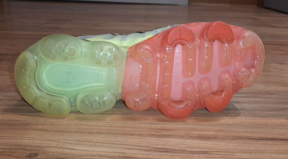 Buty Nike Air Vapormax 2019 pure platinum/volt/bright crimson/black 38