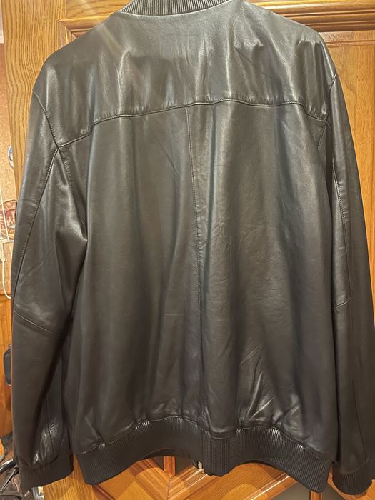 Нова шкіряна куртка Bogner ( Німеччина ). Черного коліру .