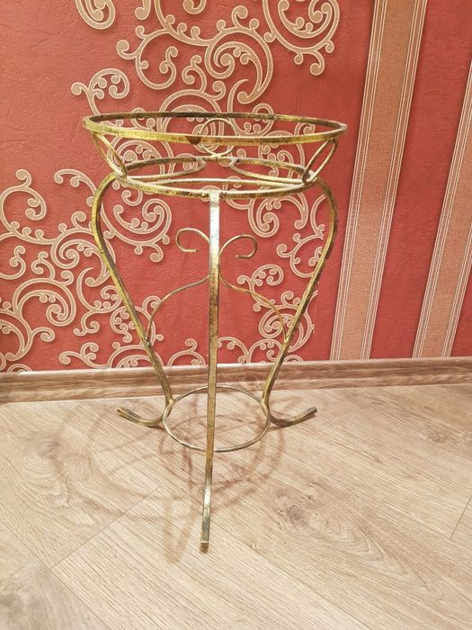 Кована підставка