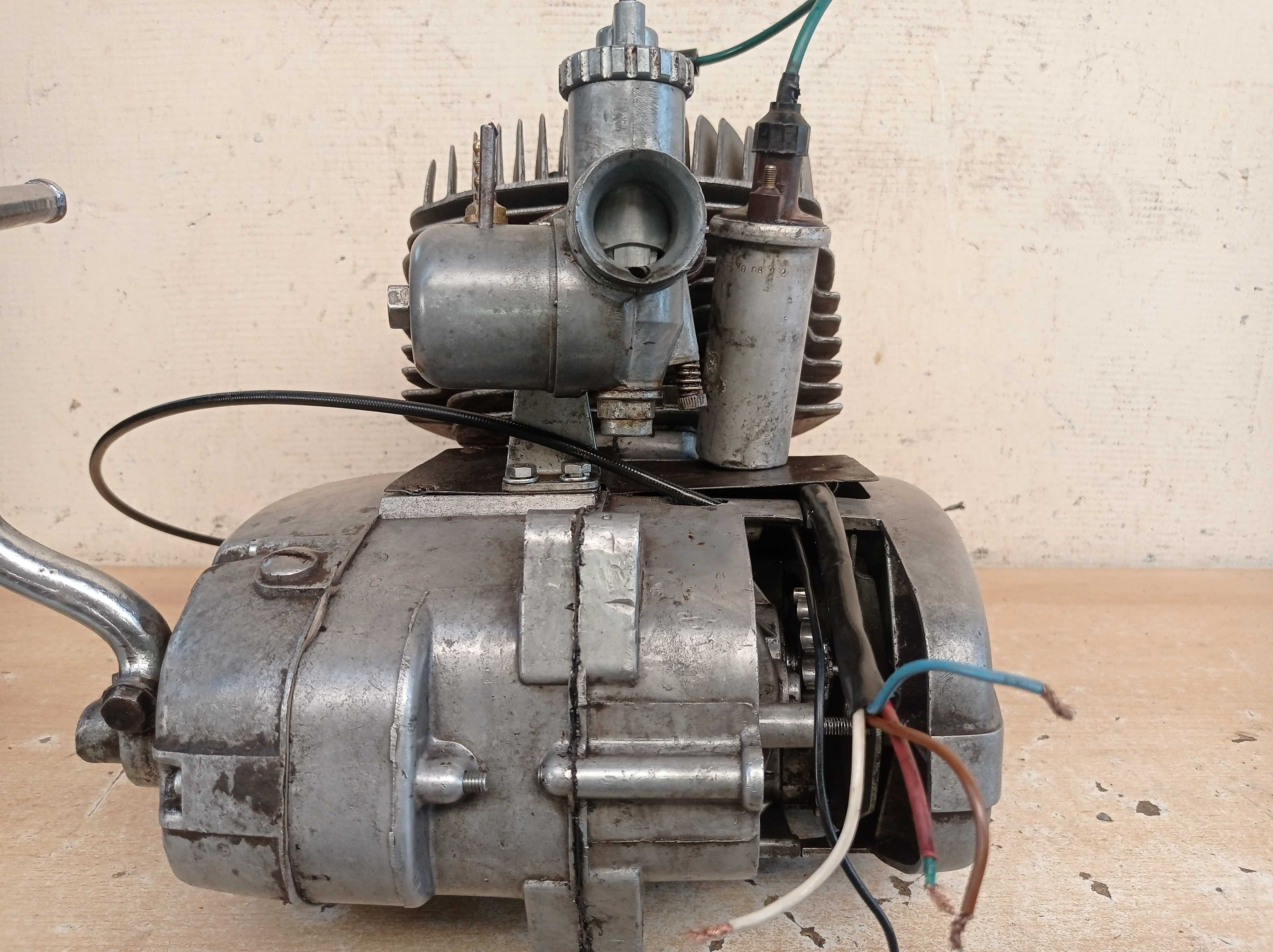 Silnik 175 W2 - Wiatr - NR 33736 - SHL Gazela - WSK M21W2 (czerw)