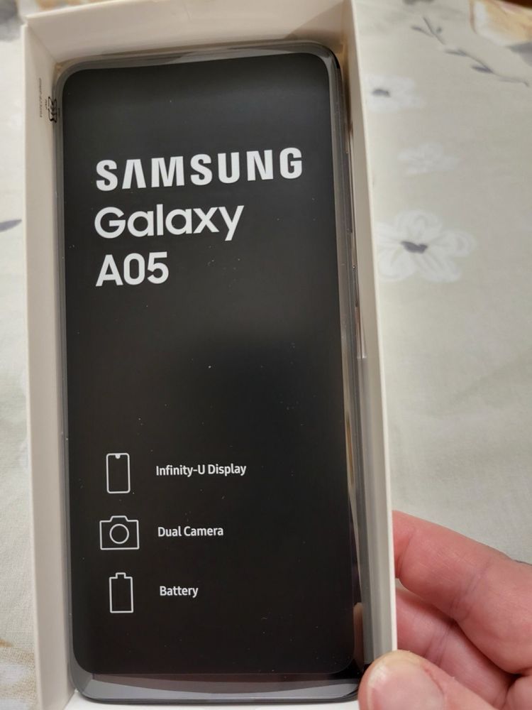 Телефон Samsung Galaxy A05 128 GB