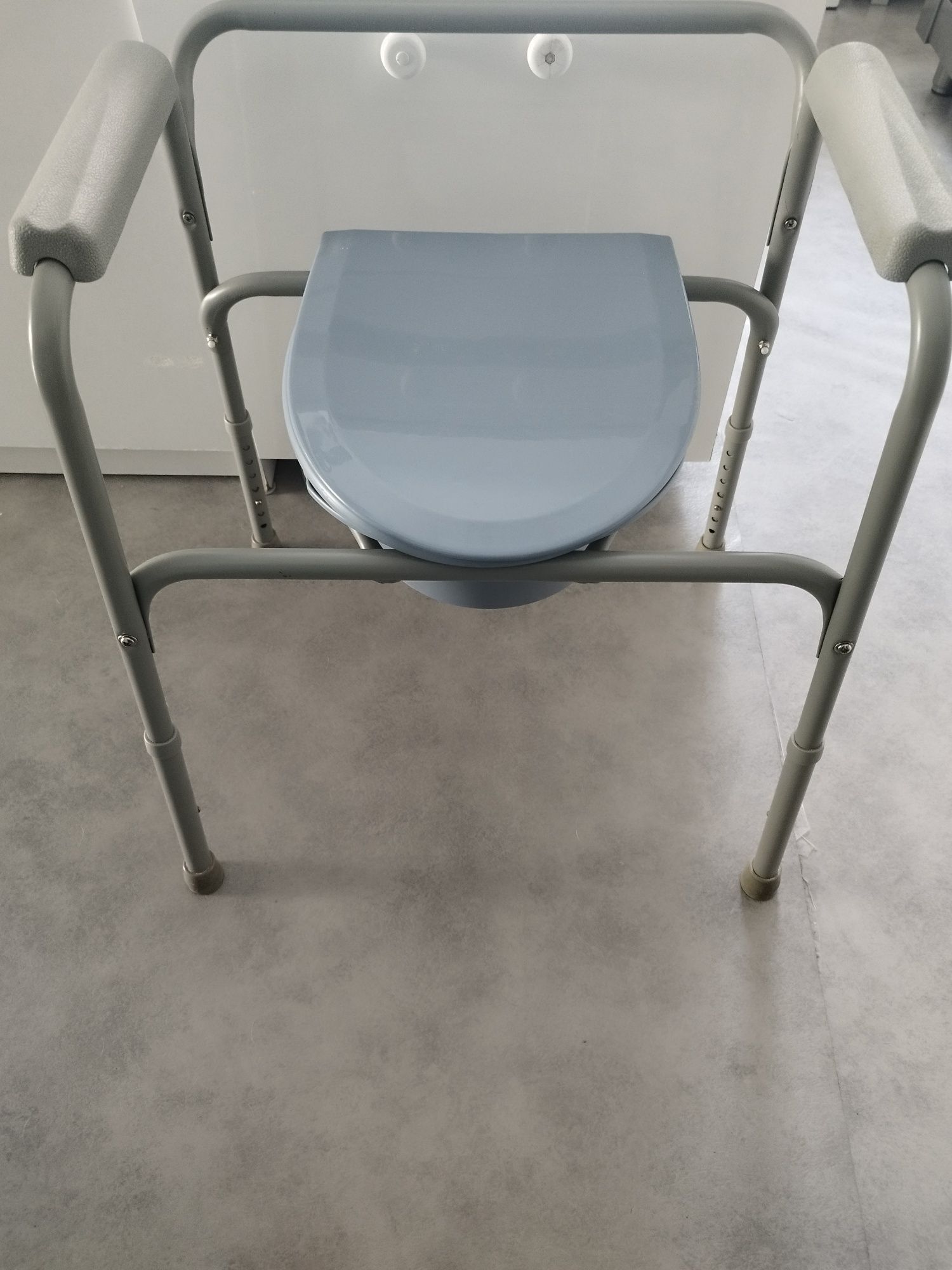 Krzesło sedesowe sanitarne WC