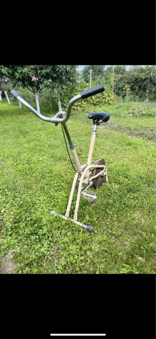 Велотренажер (орбітрек)