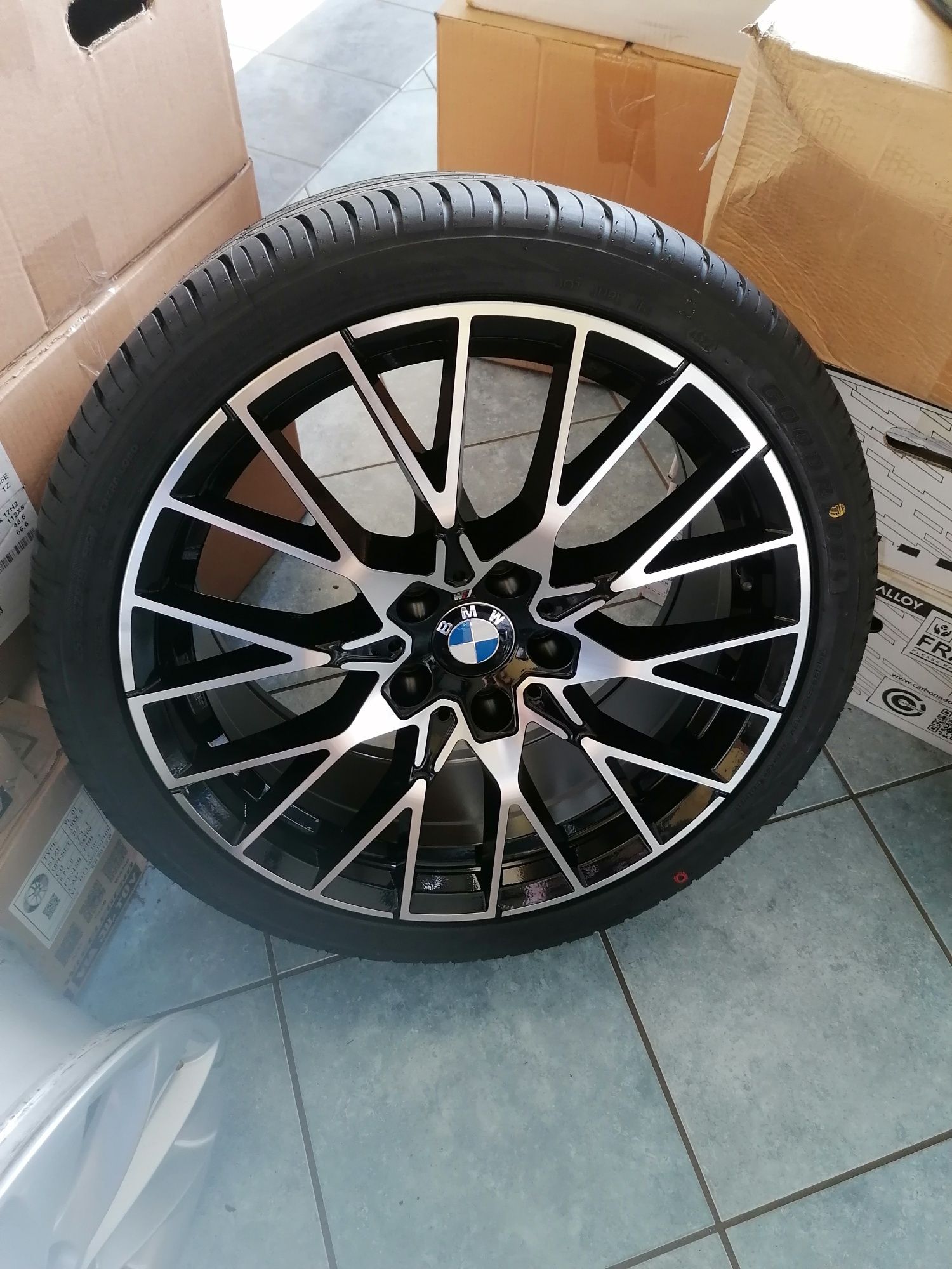 Koła aluminiowe BMW 19 255/40R19 przód 275/35R19 tył