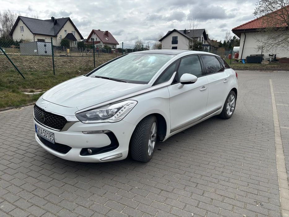 DS Automobiles DS 5 - 2.0 BlueHDI - Navi - CarPlay - Kamera - Hak