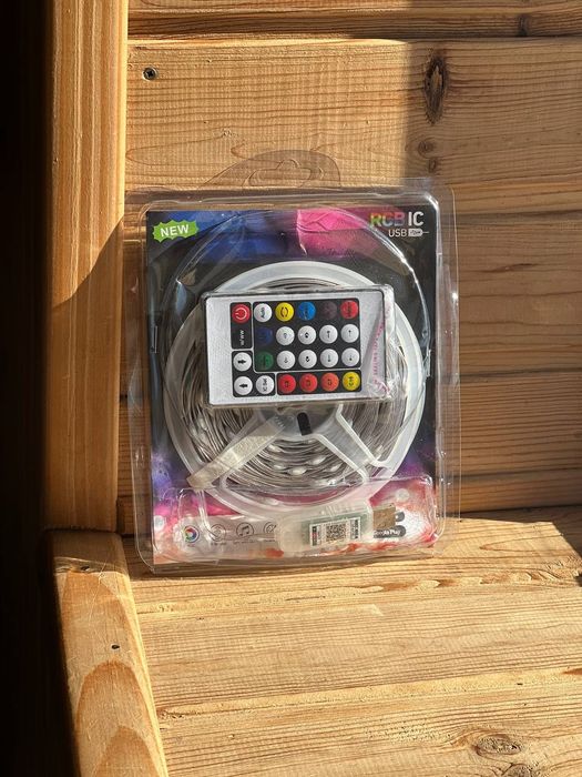 Світлодіодна стрічка USB 5 метрів працює від повербанку