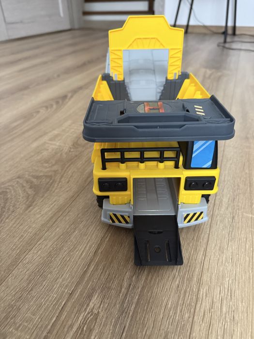 Самоскид Super Storage трек. В ідеалі