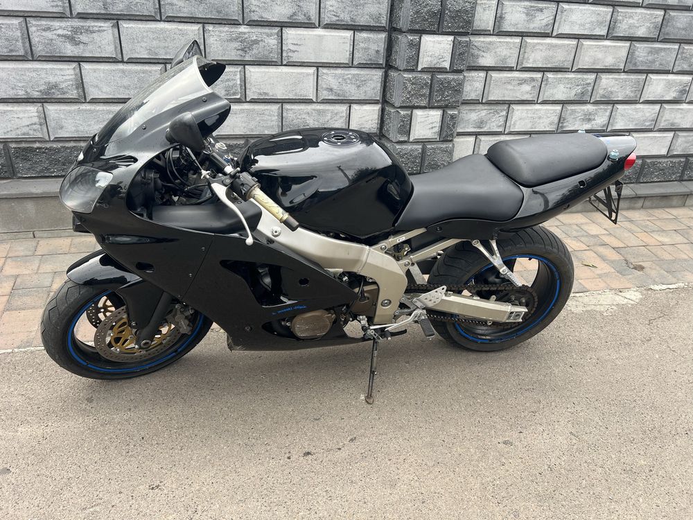 Продам Kawasaki ZX6R