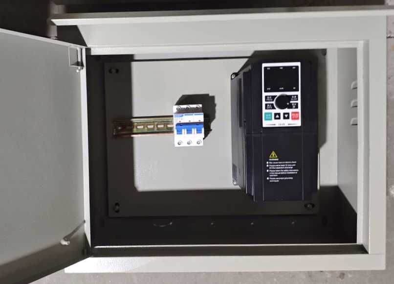 Частотный преобразователь 5,5кВт 380v EKVR (для двигателя три фазы)