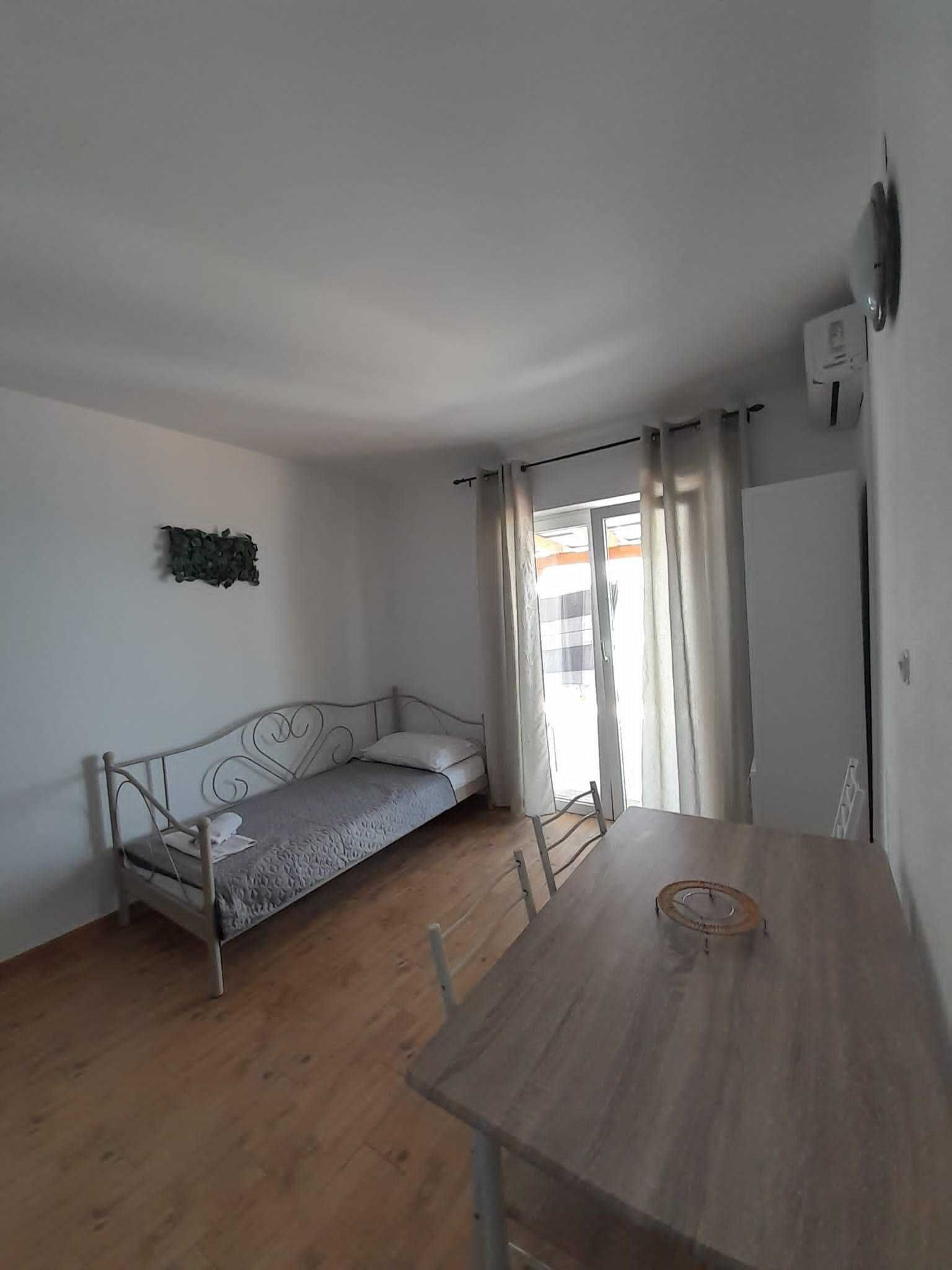 CHORWACJA STARIGRAD 13.08-20.08 apartament z widokiem na morze 4 os.