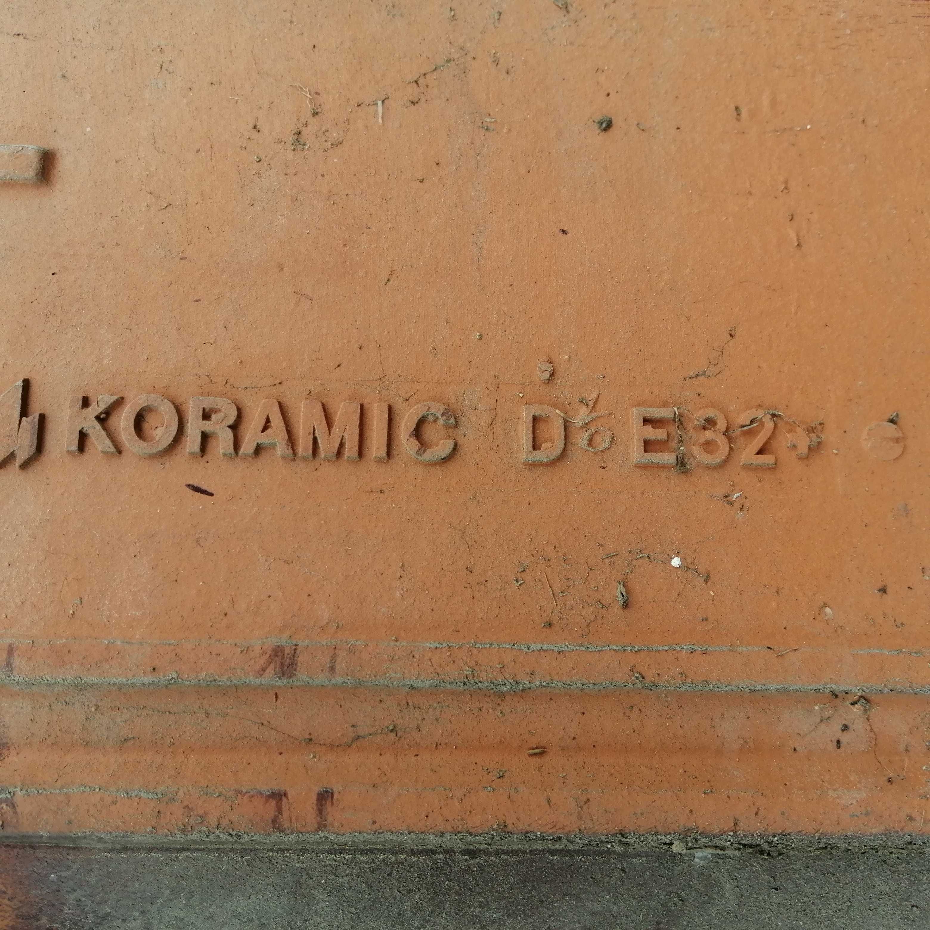 KORAMIC E32 + plus dachówka   Kasztan