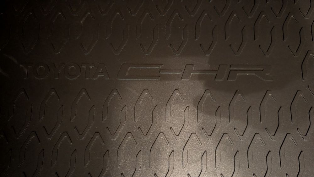 Mata do bagażnika Toyota CHR 2024 r Nowa