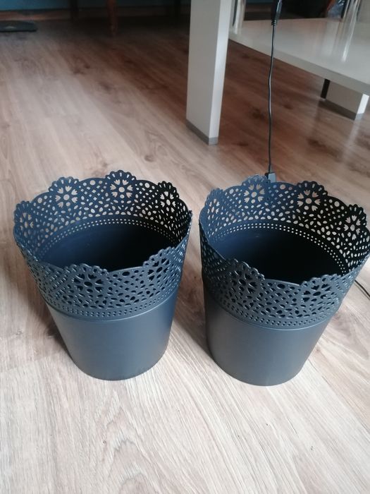 3 antracytowe doniczki, osłonki