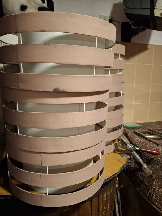 Candeeiros de teto em bom estado