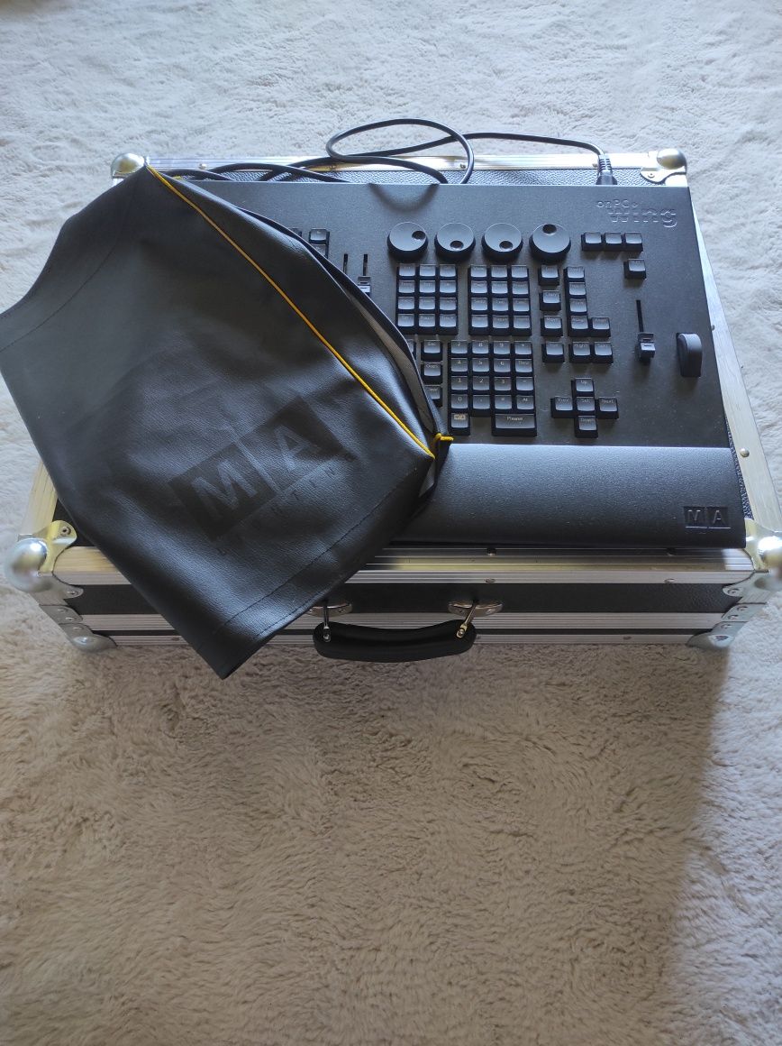 Kontroler GrandMA2 onpc Command Wing