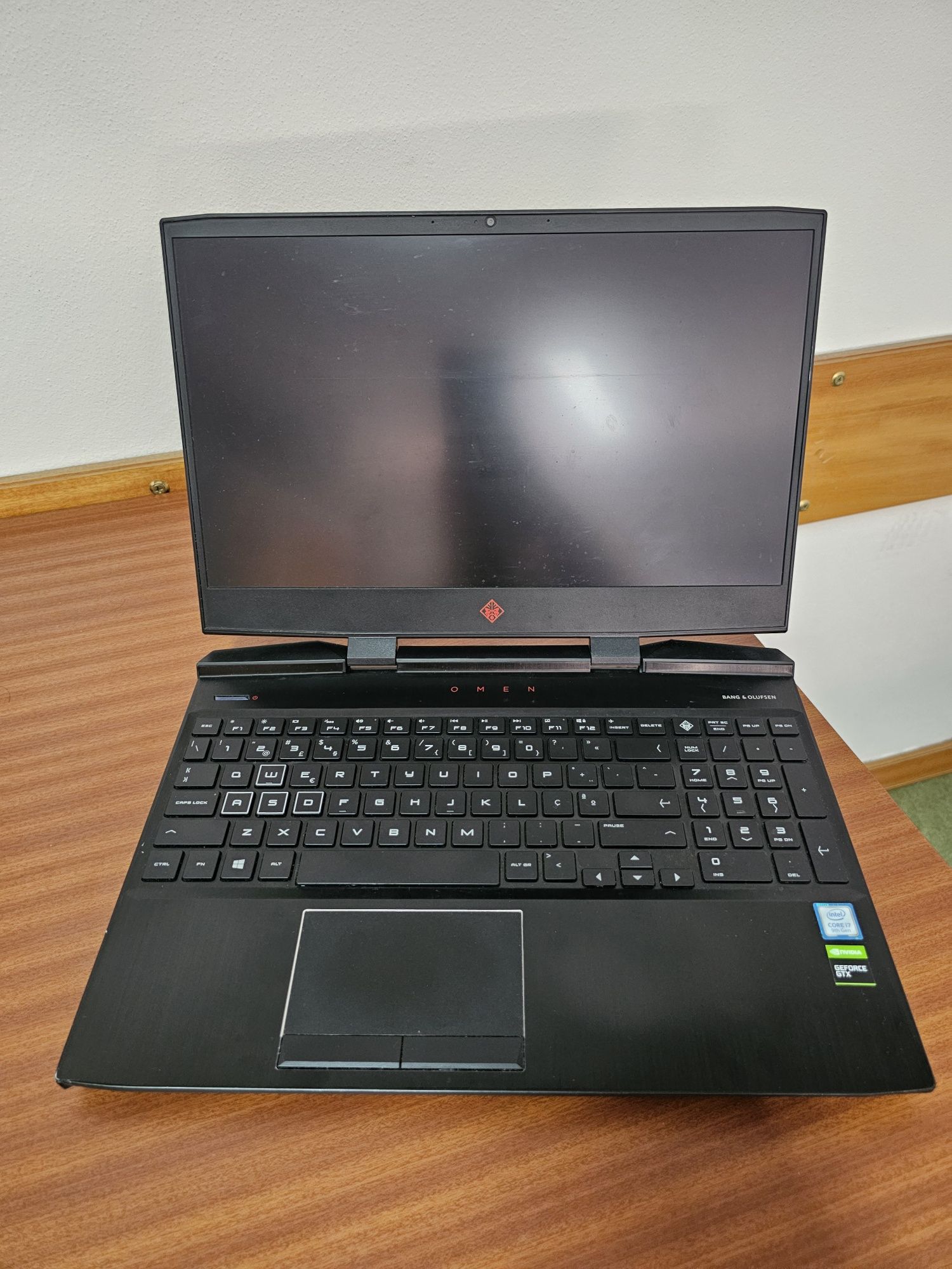 Portátil Gaming Omen 15 dc1049np i7