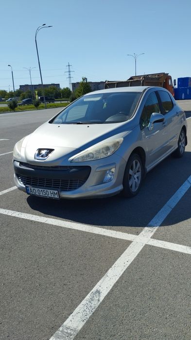 Авто       Peugeot     308