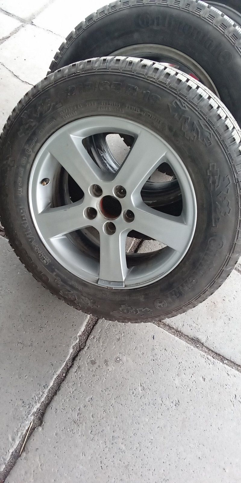 Продам диски с колесами 215/65 r16 зимними