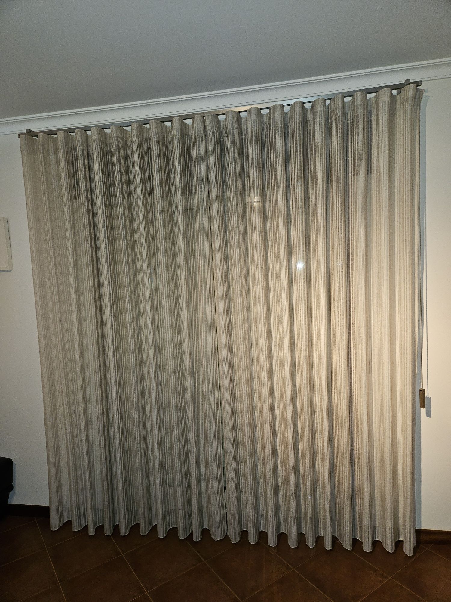 Cortinas de ondas com calha