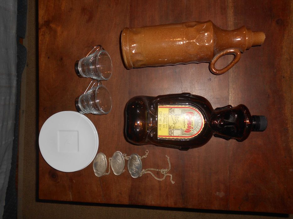 Garrafas antigas colecção decoraçao chavenas cafe