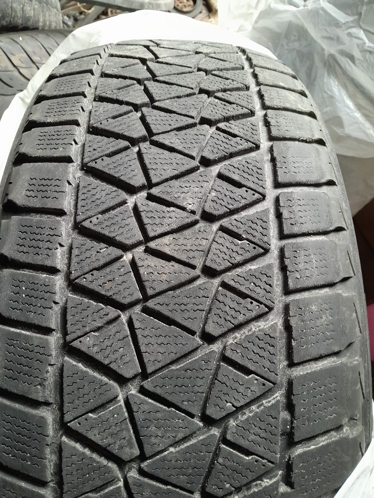 Зимняя резина 235/55 R 19