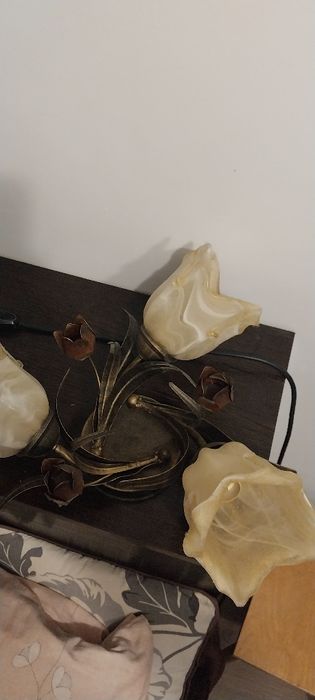 Люстра на стелю на 3 лампочки з малим цоколем