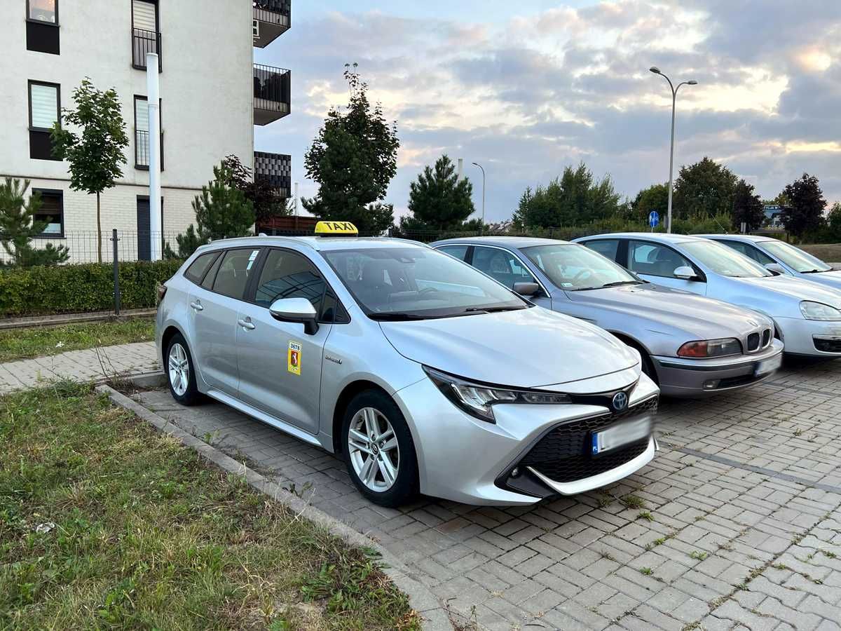 Wynajem TAXI LUBLIN Toyota Corolla, Prius, Fabia BLIQ BOLT UBER FN