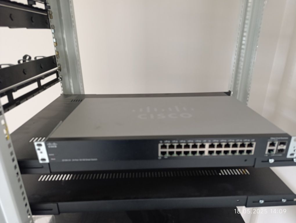 Комутатор Cisco SF200-24 (SF200-24F)