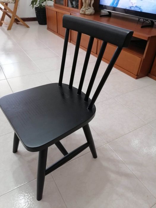 Cadeira nova preta baixa