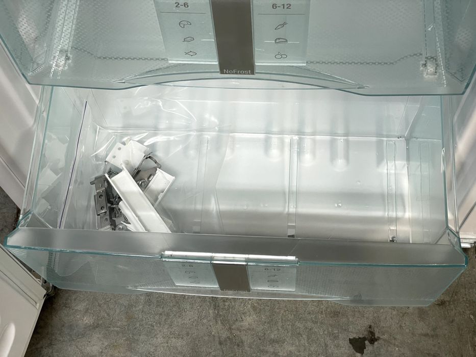 Вбудована Морозильна камера Liebherr IGN 1064 Під стільницю