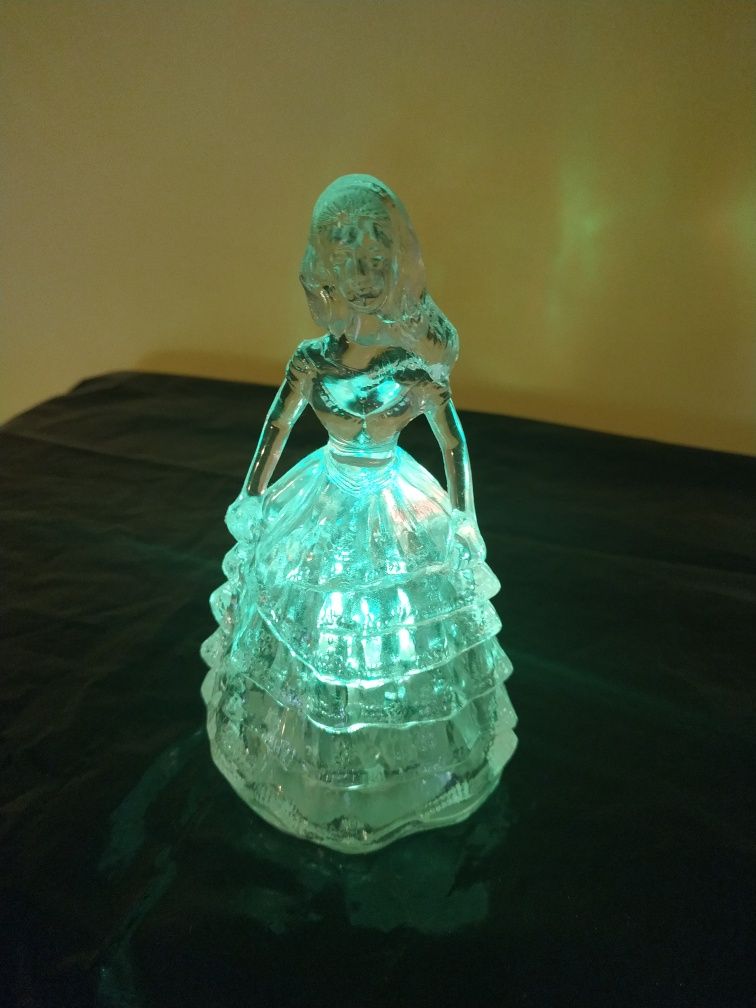 2 Bonecas princesa plástico cristal luminosa 12 cm altura bolo nova